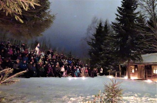 Tosiaan yli 300 katsojaa pistivät esittäjät haasteelliseen tilanteeseen. Kiitos kaikille.