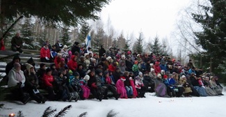 Sunnuntain kaksi esitystä täysille katsomoille, runsaat kolmestaa katsojaa.